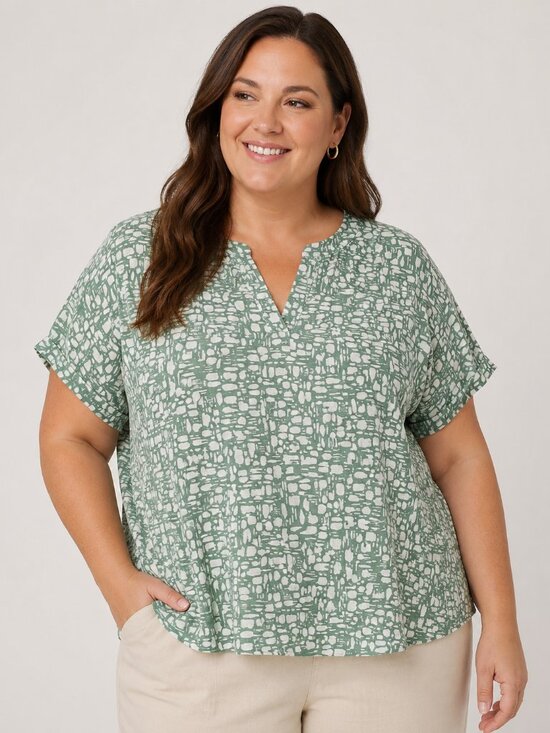 Per seption Tops - Per Seption Women Green White Abstract Print Top 3X Plus Size Short Sleeve V Nec